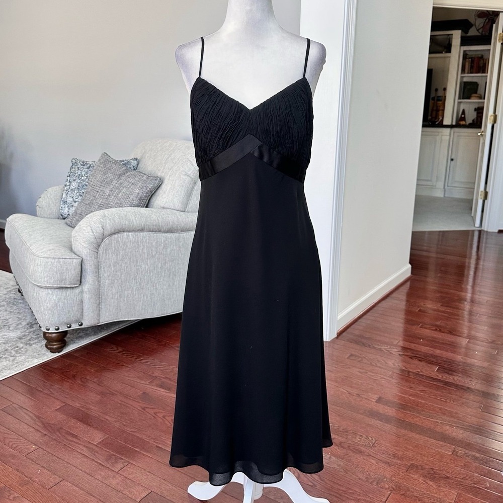 Ann Taylor Loft 100% Silk Black Simple Elegant Feminine Cocktail Dress Size 4